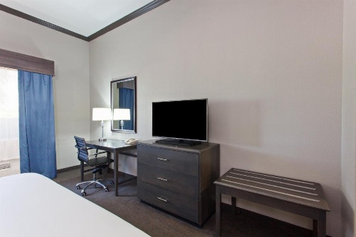 Holiday Inn Express Wharton Hotel image 6